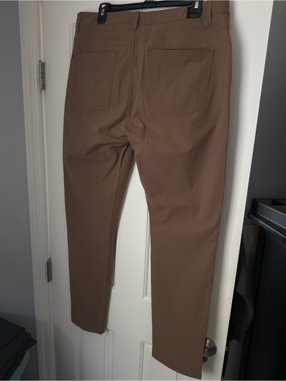 Men's Vuori Brown Stretch Casual Pants